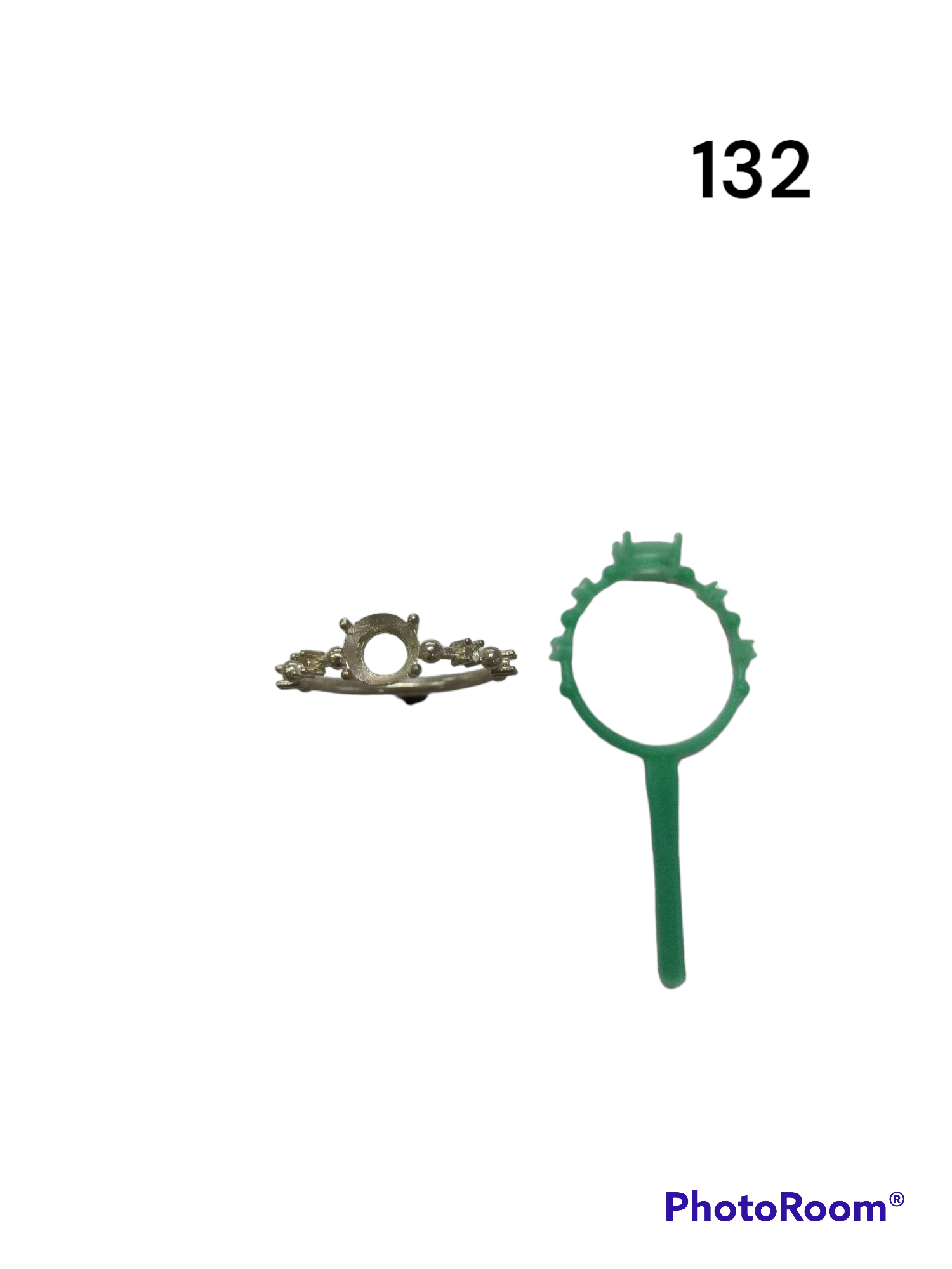 KENAR TAŞLI TEKTAŞ YÜZÜK