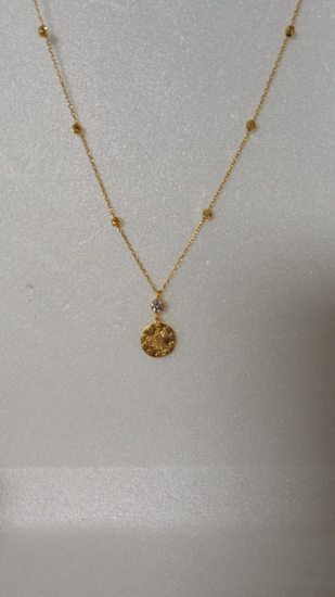 BEYAZ TAŞLI ATLAMALI DORİKALI TAŞLI TUGRA KOLYE