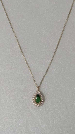 KÜCÜK BOY YEŞİL DAMLA TAŞLI TEKTAŞ KOLYE 